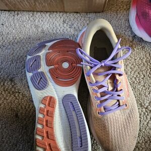 Brooks Women's Sneakers - Peach and Lavender